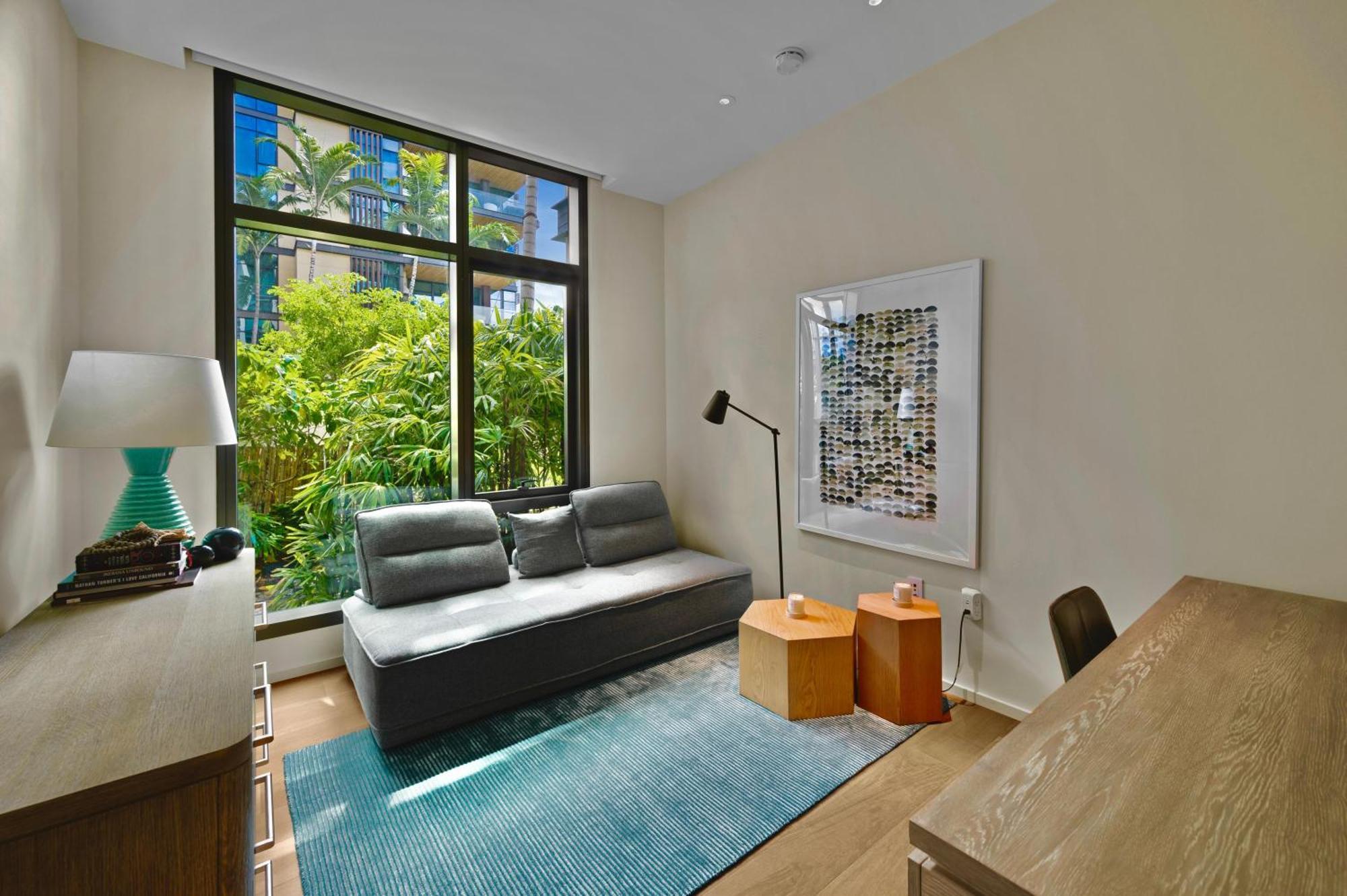 Park Lane 3300 Apartment
